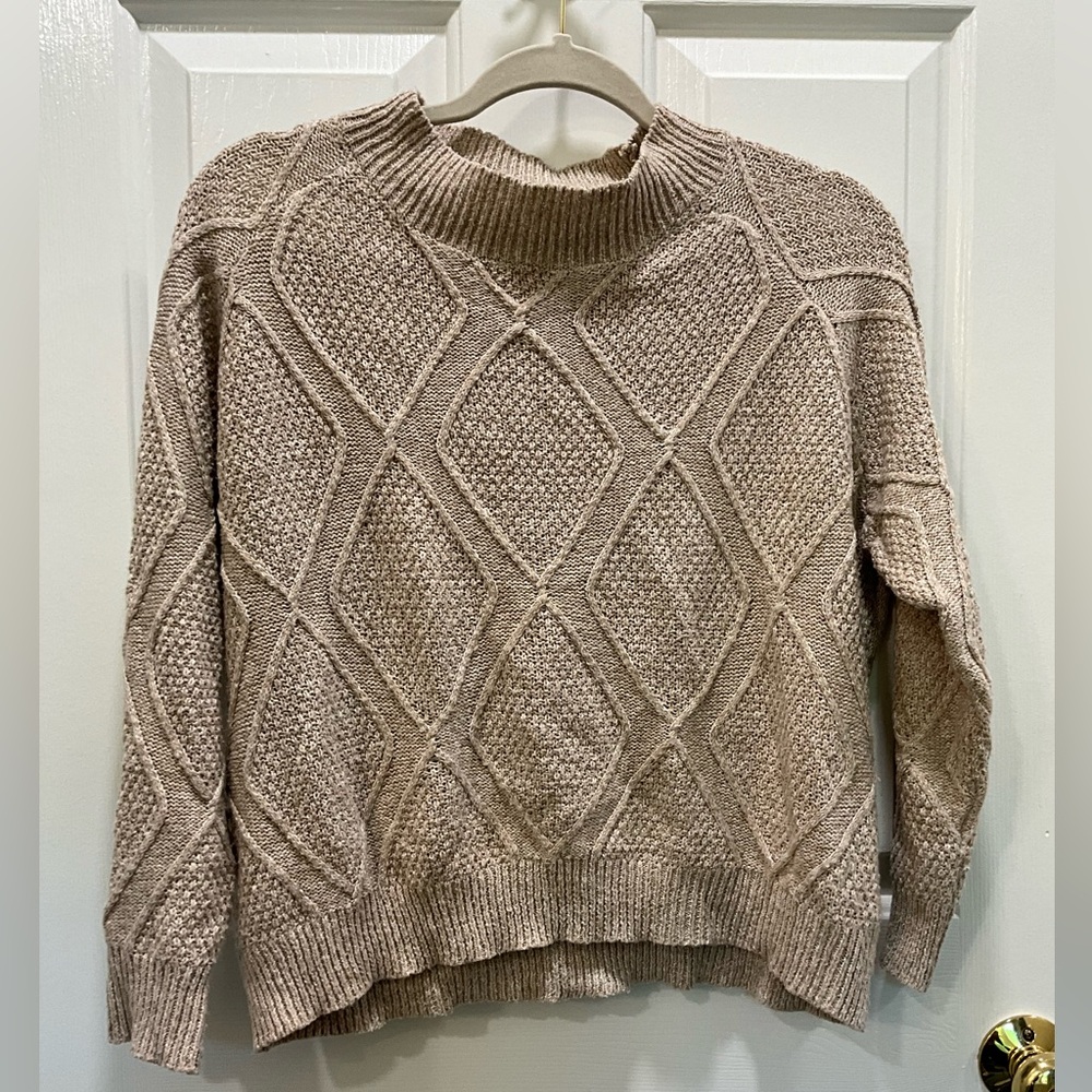 SHEIN Sweater in great conditions, worn only once.